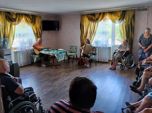 С Евангелием по Украине 